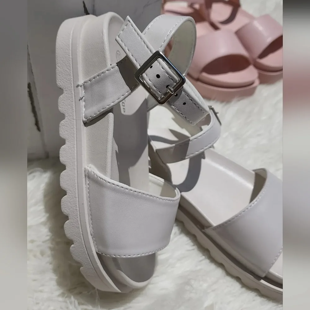 Lug Ivory Sandals ❗️RESTOCK❗️ - Picture 2 of 3